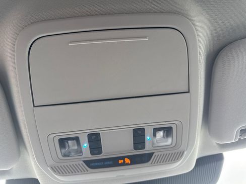 Used 2025 Ford Explorer Active w/ Active Comfort Package AWD/4WD image 29