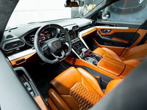 Used 2021 Lamborghini Urus AWD/4WD image 7