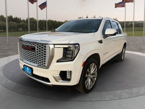 Used 2021 GMC Yukon XL Denali w/ Denali Premium Package AWD/4WD image 1