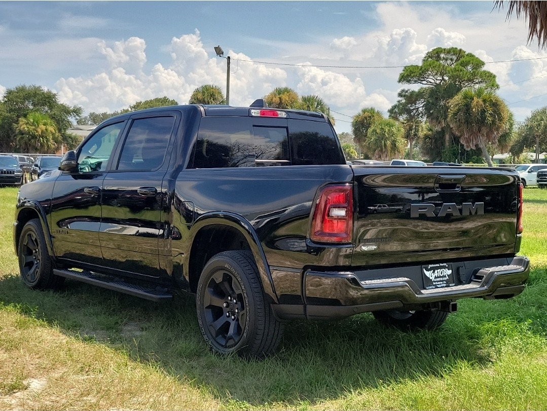 Used 2025 RAM 1500 Laramie w/ Sport Appearance Package AWD/4WD image 3