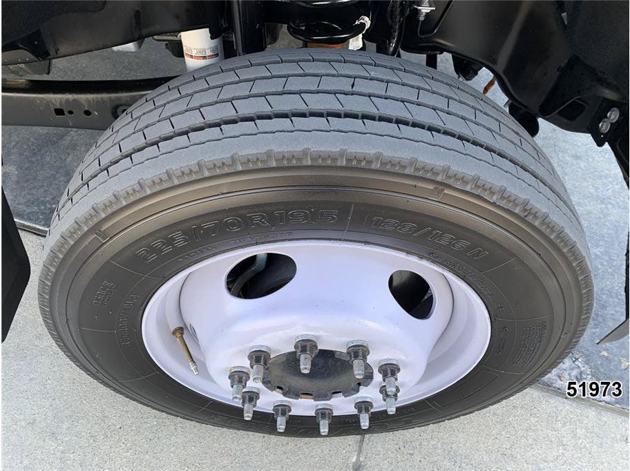 Used 2023 Ford F550 Luxury RWD image 17