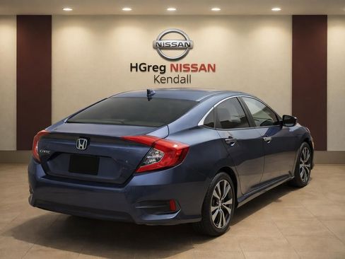 Used 2018 Honda Civic EX-T image 4