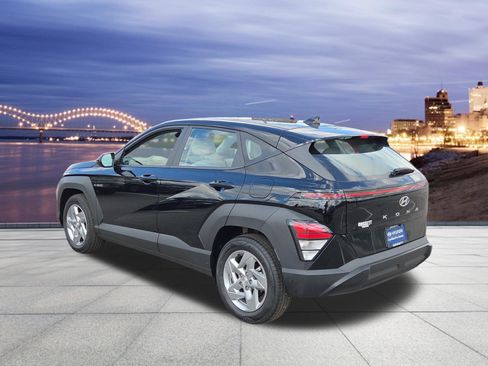Used 2026 Hyundai Kona SE FWD image 3