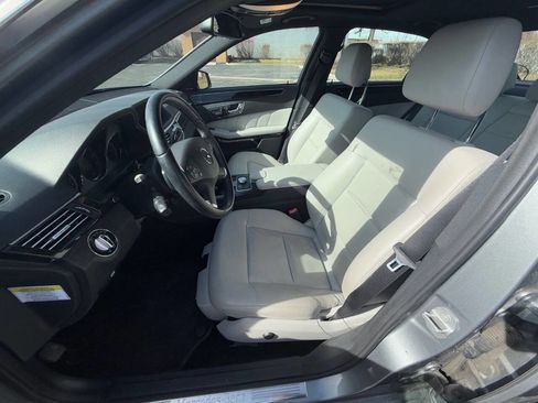 Used 2010 Mercedes-Benz E 350 Sedan image 10