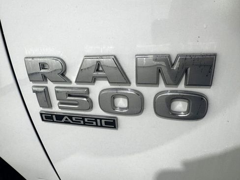 Used 2022 RAM 1500 Classic SLT AWD/4WD image 33