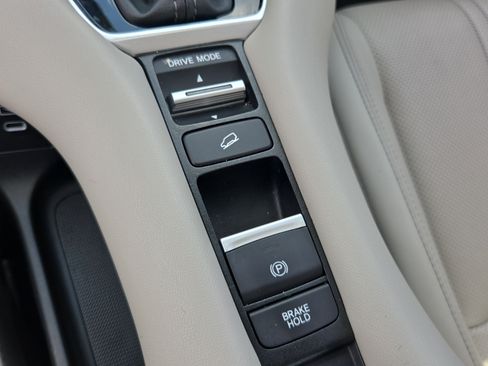 Certified 2024 Honda HR-V EX-L image 18