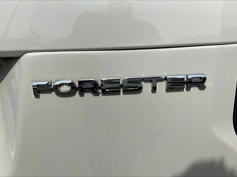Used 2018 Subaru Forester 2.5i Touring AWD/4WD image 32