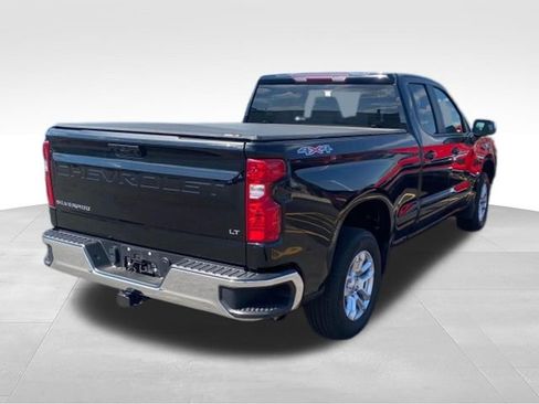 Used 2023 Chevrolet Silverado 1500 LT AWD/4WD image 3