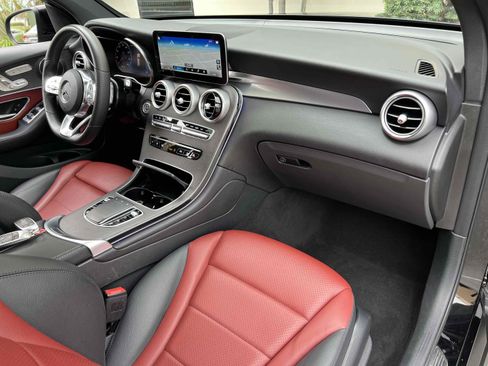 Used 2022 Mercedes-Benz GLC 300 4MATIC w/ AMG Line image 21