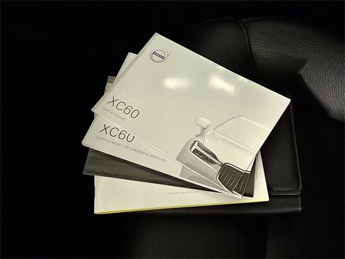 Used 2019 Volvo XC60 T6 Momentum w/ Multimedia Package image 27