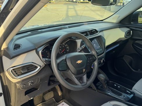 Used 2022 Chevrolet TrailBlazer LS FWD image 10