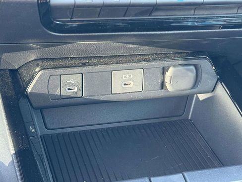 Used 2024 Toyota Prius Prime FWD image 28