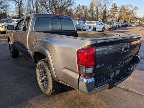 Certified 2022 Toyota Tacoma SR5 w/ SR5 Appearance Package (SM) AWD/4WD image 6