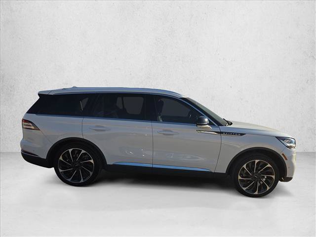 Used 2024 Lincoln Aviator Reserve w/ Equipment Group 201A RWD image 4