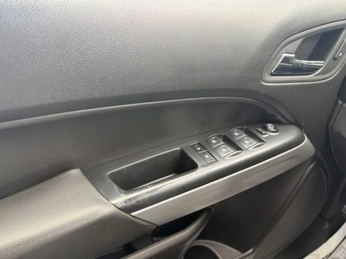 Used 2018 Chevrolet Colorado LT AWD/4WD image 12