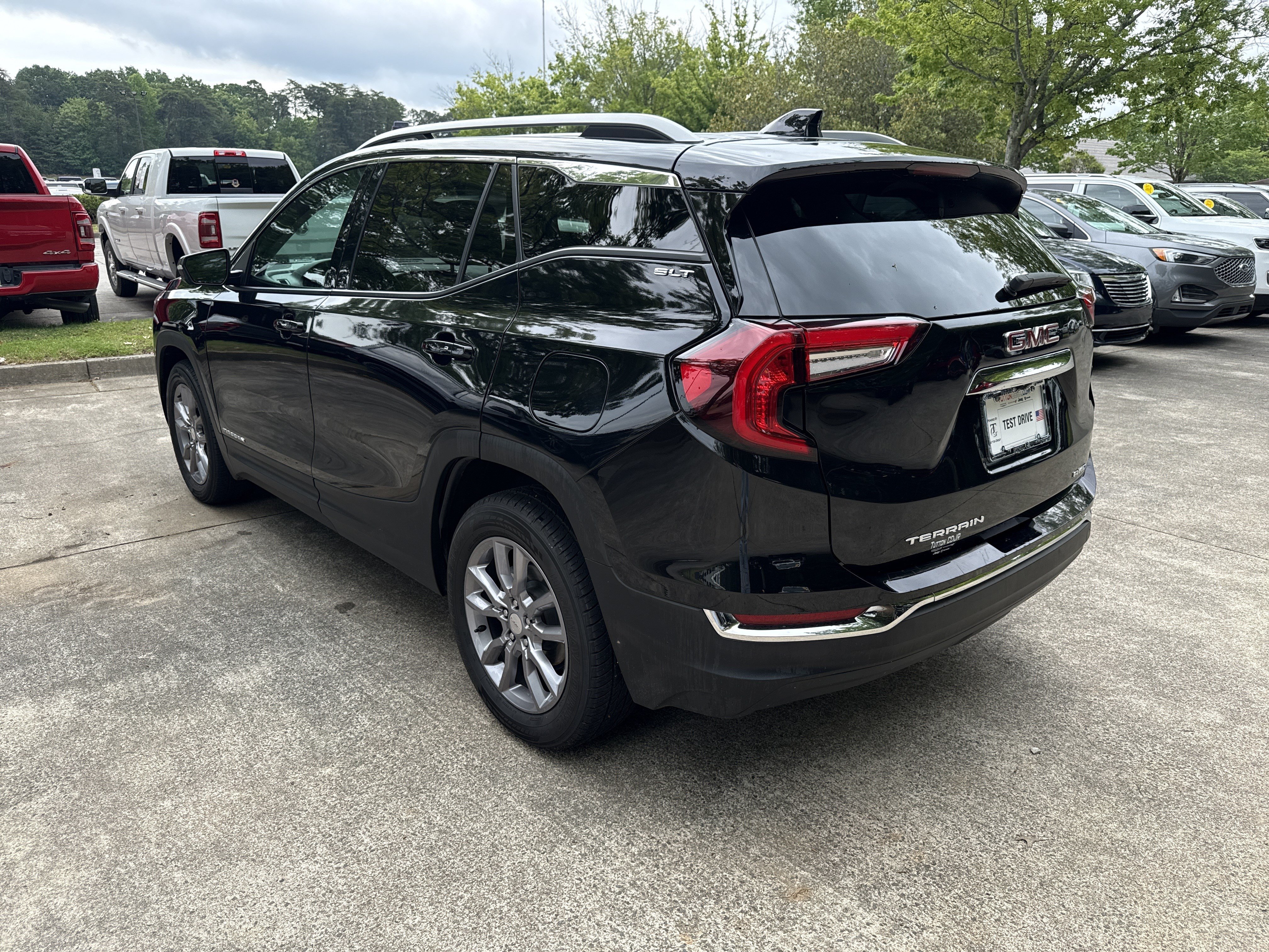 Used 2023 GMC Terrain SLT AWD/4WD image 5