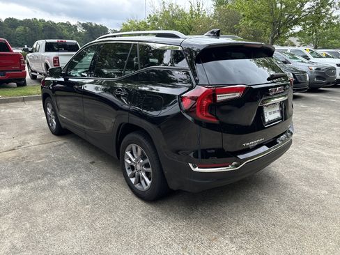 Used 2023 GMC Terrain SLT AWD/4WD image 5