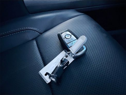 Used 2023 Ford F250 Lariat w/ Lariat Ultimate Package image 35