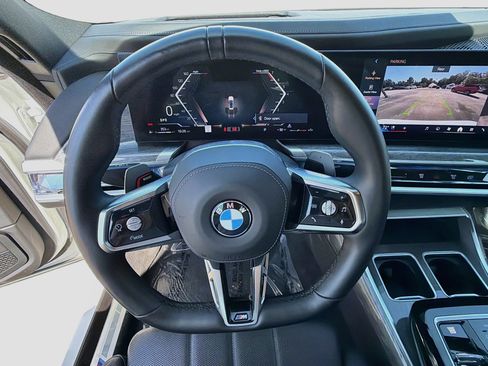 Used 2025 BMW 760i xDrive w/ Executive Package AWD/4WD image 39