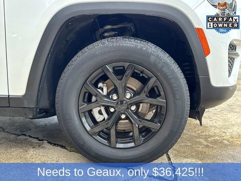 Used 2025 Jeep Grand Cherokee Altitude AWD/4WD image 21