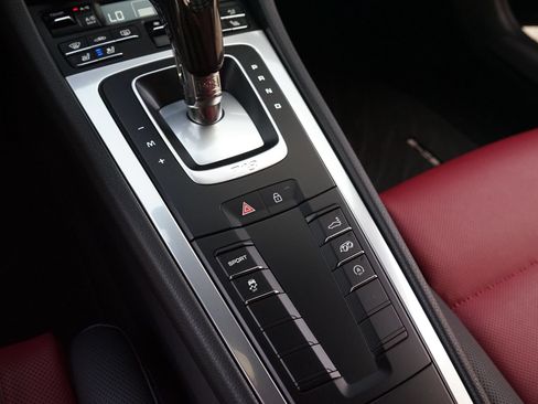 Used 2024 Porsche 718 Cayman RWD image 8