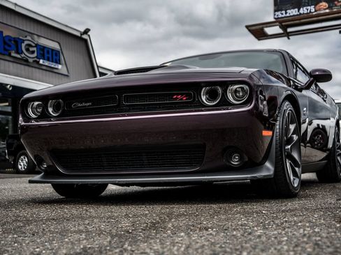 Used 2022 Dodge Challenger R/T Scat Pack RWD image 5