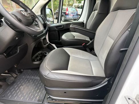 Used 2025 RAM ProMaster 2500 w/ Convenience Group FWD image 10