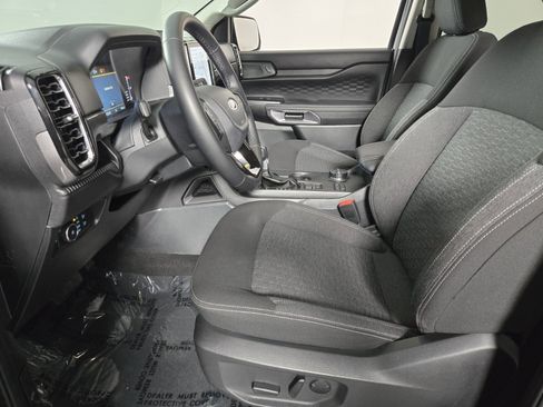 Used 2024 Ford Ranger XLT image 11