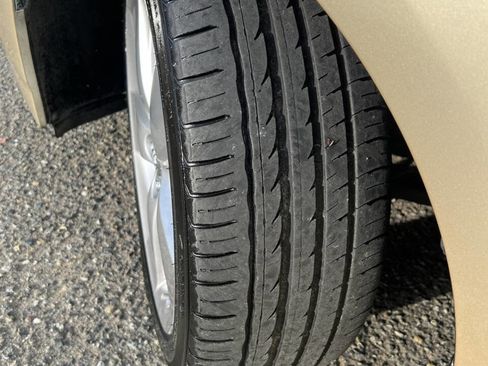 Used 2010 Toyota Prius Five FWD image 32