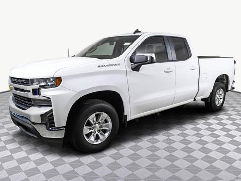 Used 2019 Chevrolet Silverado 1500 LT w/ All-Star Edition image 4