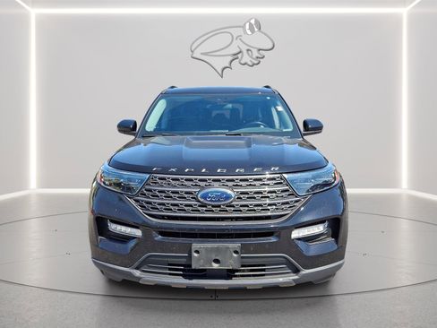 Used 2022 Ford Explorer XLT w/ Equipment Group 202A AWD/4WD image 7