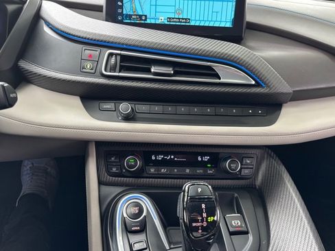 Used 2019 BMW i8 Coupe AWD/4WD image 43