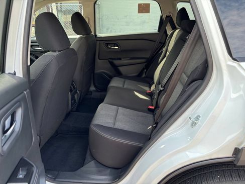 Used 2026 Nissan Rogue SV FWD image 27