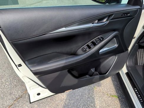 Certified 2025 INFINITI QX60 Luxe w/ Black Edition image 16