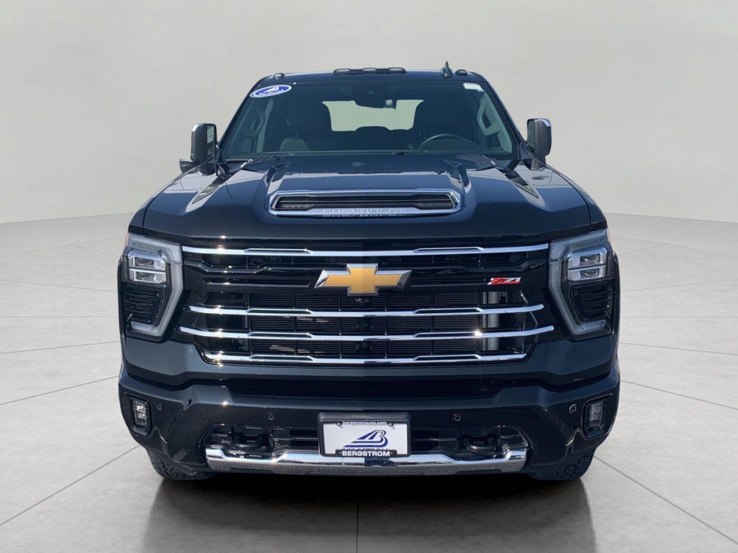 Certified 2025 Chevrolet Silverado 2500 LT w/ Z71 Chrome Sport Edition AWD/4WD image 3