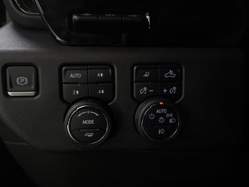 Used 2024 Chevrolet Silverado 1500 ZR2 w/ Technology Package image 25