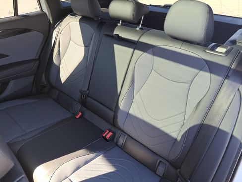 New 2026 Volkswagen Tiguan SE R-Line image 14