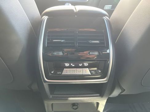 Used 2022 BMW X5 M50i w/ Executive Package image 18