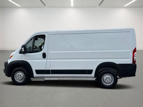 Used 2025 RAM ProMaster 2500 w/ U-Haul Equipment Group FWD image 3