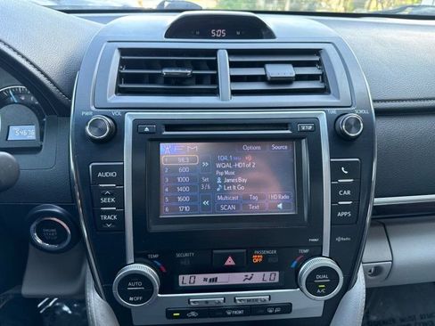 Used 2012 Toyota Camry XLE image 25