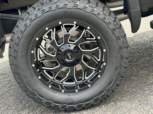 Used 2019 GMC Sierra 1500 SLT w/ SLT Premium Plus Package AWD/4WD image 50