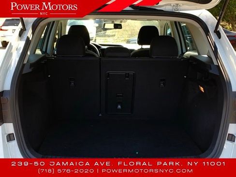 Used 2022 Volkswagen Taos S image 13