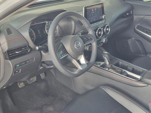 Used 2022 Nissan Sentra SR w/ SR Premium Package image 10