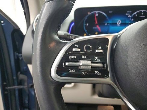 Used 2023 Mercedes-Benz GLB 250 4MATIC image 21