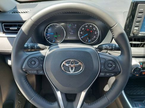 Certified 2022 Toyota RAV4 XLE Premium AWD/4WD image 31