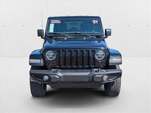 Used 2021 Jeep Wrangler Unlimited Sahara image 2