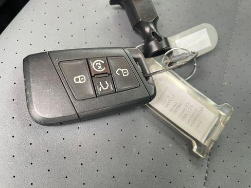 Used 2025 Volkswagen Jetta SE image 22