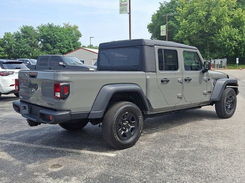 Used 2021 Jeep Gladiator Sport image 12