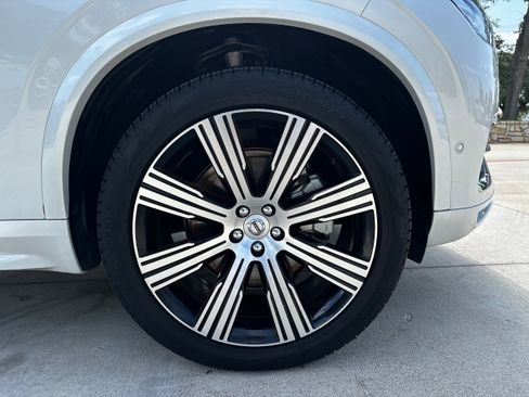 Used 2023 Volvo XC90 B6 Ultimate image 9