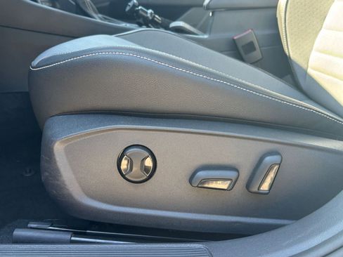 Used 2025 Volkswagen Jetta SE image 27